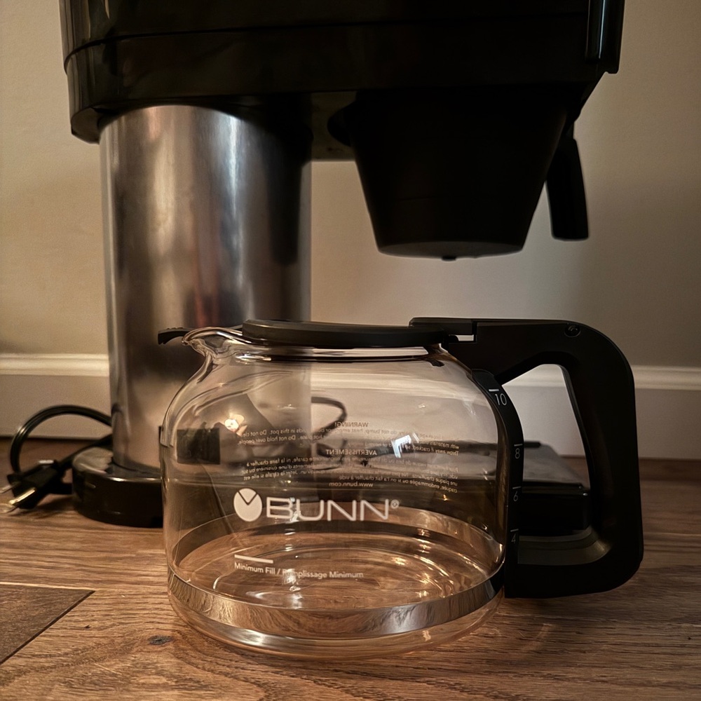 BUNN Speed Brew Classic Coffee Maker - Black/Silver - Picture 4 of 4